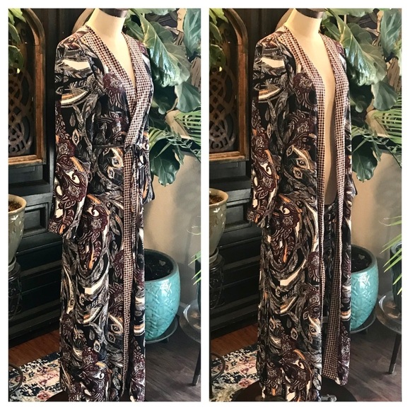 Nordstrom’s Indie paisley & peacock kimono duster - Picture 4 of 8